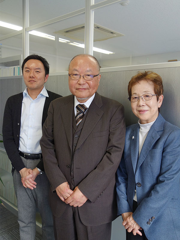 社労士アシスタント◆4年以上退職ゼロの穏やかな職場/残業月20h程/原則土日祝休/定着率の高さが自慢イメージ1