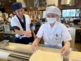 丸亀製麺の店長◆仲間と一緒に地域のお客様に喜んでもらう店舗を創る！お客様を想う行動が評価に直結！3