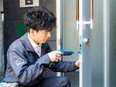 清掃スタッフ（管理職候補）◆実働7時間／定時16時／月給25万～／月3万円の住宅手当有／年休120日2