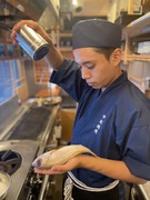 店舗運営スタッフ（店長・料理長候補）◆市場での仕入れ研修&手当あり／日曜・祝日休み／昨年末は8連休！1