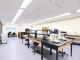 研究アシスタント◆未経験9割／年休125日／土日祝休／残業月5h以下／研修制度充実／転居なしOK3