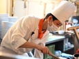 『どうとんぼり神座』の店舗運営スタッフ◆年4回の昇給昇格のチャンスあり／教育制度充実／創業1986年3