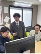 事務◆年齢も役職も関係ないフラットな風土／年2回賞与＋決算賞与あり／17時30分定時／土日祝休み1