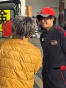 ガソリンスタンドのサービススタッフ◆未経験歓迎／全員がインセン獲得中／賞与年2回＋決算賞与／面接1回1