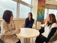 損害保険の問い合わせ対応スタッフ◆残業月平均6Ｈ／有休取得実績平均27日／完休2日／9時～17時勤務3