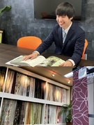 内装資材のルート営業（未経験歓迎）◆年間休日125日／土日休み／毎年昇給／賞与年2回＋決算賞与1
