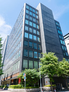 経理◆創業126年の老舗商社／残業月10h程度／実務幅を広げる／昨年度賞与5.6ヶ月分／住宅手当あり1