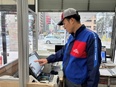 セルフガソリンスタンドの店舗運営スタッフ（未経験歓迎）◆月給28万円～／海外研修／月イチで3連休！3