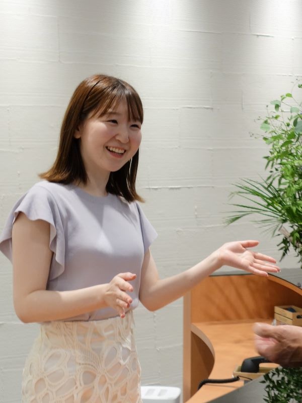 外資系企業の庶務（受付・社内問い合せ業務）◆未経験可／駅近オフィス／基本定時退社／英語スキルが磨けるイメージ1