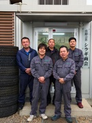 出張タイヤ交換スタッフ（未経験歓迎）◆16時半退社・残業ほぼなし／月給25万～35万円＋成果給＋賞与1
