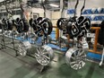 製造スタッフ（未経験歓迎）◆基本土日休み／長期休暇あり／家族手当・住宅手当あり／社食ワンコイン以下！2