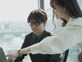 ITエンジニア◆数年先も一緒に働く前提の、関係と制度／リモート9割／年間休日127日／退職金あり3
