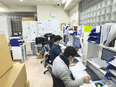 倉庫作業スタッフ（未経験歓迎）◆土日祝休み／9連休実績あり／半日はデスクワークで立ち仕事の負担少なめ2