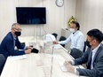 法人営業◆企業ユニフォームの企画から担当／年休126日／残業月20H以内／未経験歓迎3