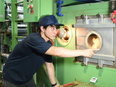 機械オペレーター◆今年で創業90年の安定企業／特許取得技術あり／残業月5h程度／賞与年3回／手当充実3