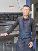 照明器具の板金加工スタッフ（未経験歓迎）◆年休124日／賞与年2回＋決算賞与／創業50年以上黒字経営1