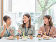ロッテの事務◆週1～3日在宅／服装自由／5連休も相談可／ヘルシーメニューの社食有／月収例27万円2