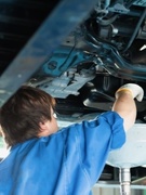 自動車整備機器のサービスエンジニア（未経験歓迎）◆年間休日123日／家賃1万円の寮あり／創業108年1