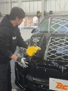 洗車スタッフ（未経験歓迎）◆残業少なめ／マイカー通勤可／資格手当複数／社割制度有／月給30万円以上1