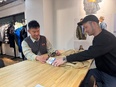 アパレル商品の企画営業（未経験歓迎）◆大手セレクトショップと取引／服装・髪型自由／年休120日2