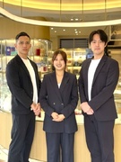 店舗運営スタッフ◆未経験歓迎／残業月10時間／年休125日／5連休可／個人ノルマなし／プライム上場G1
