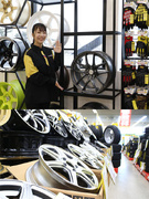 車・バイク用品の店舗運営スタッフ◆定着率9割以上／8割が未経験入社／完全週休2日制／残業月20h以下1