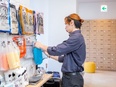カプセルホテルの店舗運営（未経験OK）◆残業ほぼ無し／完休2日制／髪型・髪色・ネイル自由3