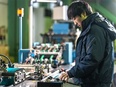 機械操作スタッフ（DM封入）◆未経験歓迎／転勤なし／日勤のみ／有休取得100％可／車通勤OK3