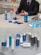 化粧品容器の企画営業◆未経験歓迎／賞与実績4ヶ月分以上／年休129日／残業月10h以下／100年企業1