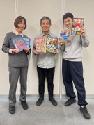 雑誌の編集者◆年休125日／月給27万円以上／リモート可／髪型・服装自由／創業114年の老舗出版社1