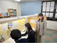 塾の教室運営サポーター（未経験歓迎）◆残業月10h／年休123日／平日1＋日曜休み／有休平均14日～2