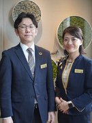 ホテル支配人◆副支配人とのペア応募必須／4年で2000万円の貯蓄可能／家賃・光熱費無料の住居完備1