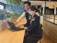 ホテル支配人◆副支配人とのペア応募必須/家賃・光熱費無料の住居完備/4年で2000万円の貯蓄可能2