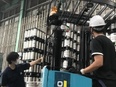 倉庫作業スタッフ（未経験歓迎）◆平均月収30万円／賞与年2回／車・バイク通勤OK！／面接1回3