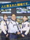 施設警備◆50～60代の正社員多数／立ち・座り仕事が半々／社員平均月収28万円／有休消化率90％