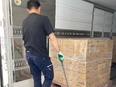 食品のルート配送◆月8日休みで月給35万円～／完休3日も可／夜間配送無／出張マッサージ・提携保育所有3
