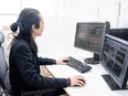 ECサイトの企画運営◆未経験歓迎／年休126日／残業月平均16h／年収700万も可／月給28～35万3