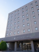 ホテルのフロントスタッフ ◆未経験歓迎／年間休日115日／賞与年2回1