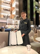 ホテルのレストランスタッフ◆品川駅直結／賞与年2回／ソムリエやバーテンダーなどの資格取得を支援あり1
