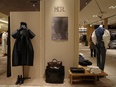 アパレル販売スタッフ◆10年愛用される服／実働7.5h・残業少なめ／髪・ピアス・ネイル自由／社割あり3