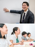 塾講師◆未経験でも安心の授業カリキュラム／残業なし／夏休みは最大14日間！プライベートもばっちり1