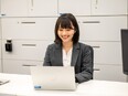 来店案内オペレーター（未経験歓迎）◆東証プライム上場G／月給27.5万円／月残業3～4時間／転勤なし3