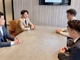 採用人事（未経験歓迎）◆11時出勤／9日間の長期休暇あり／月給30万円～／インセンあり／年休120日2