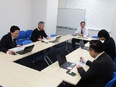 保険企画営業◆残業月10時間以内／既存顧客への営業中心に事業拡大／設立90年の老舗企業2
