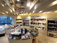 スモークサーモン専門店の販売スタッフ（ソムリエのように提案）◆残業ほぼなし／家族手当あり／銀座勤務2