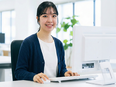 経理総務◆月給28万円以上／土日祝日休み／年間休日128日／残業なし／服装・髪色・ネイル自由！2