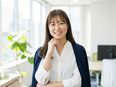 経理総務◆月給28万円以上／土日祝日休み／年間休日128日／残業なし／服装・髪色・ネイル自由！3