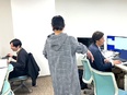 事務（取引先と派遣登録スタッフを繋ぐ）◆年休125日／服装・髪型・髪色・ピアス自由／副業可3