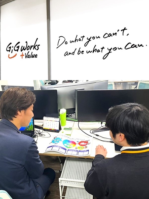 事務（取引先と派遣登録スタッフを繋ぐ）◆年休125日／服装・髪型・髪色・ピアス自由／副業可イメージ1