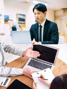 総務（勤怠管理や就業規則の制定などを担当）◆月給35万円～／残業ほぼなし／完休2日／マイカー通勤OK1